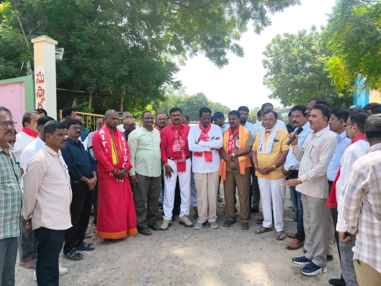 మెట్‌పల్లి, కోరుట్ల ఆర్టీసీ డిపోలలో ఐక్య కూటమి ఎన్నికల ప్రచారం! - Additional Image
